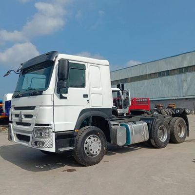 Bom preço. Caminhão de trator Sinotruk Howo 6X4 Usado Com 10 Pneus E Capacidade de Tanque de Combustível 300-400L on-line