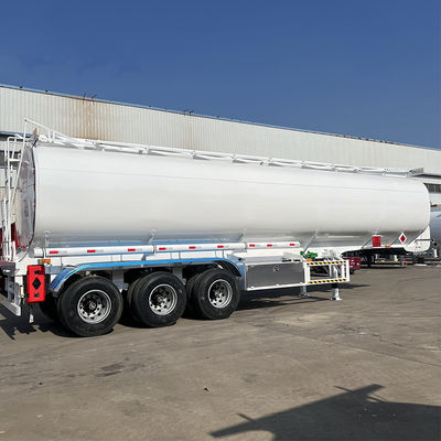 Bom preço. Semi-reboque de tanque de aço carbono de 3 eixos com capacidade de 45 000 litros e 5 cabines opcionais on-line